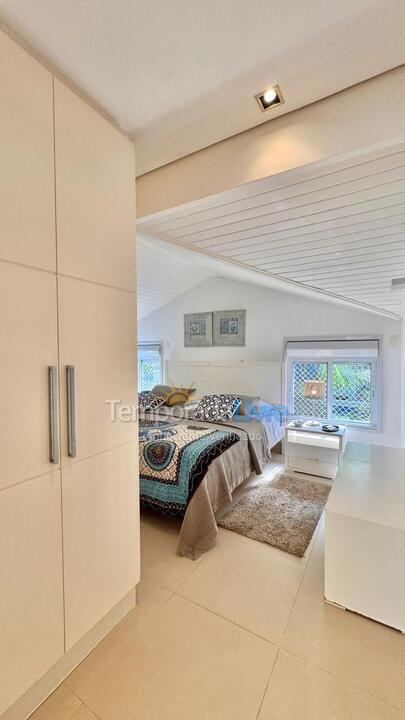 House for vacation rental in São Sebastião (Praia da Baleia)