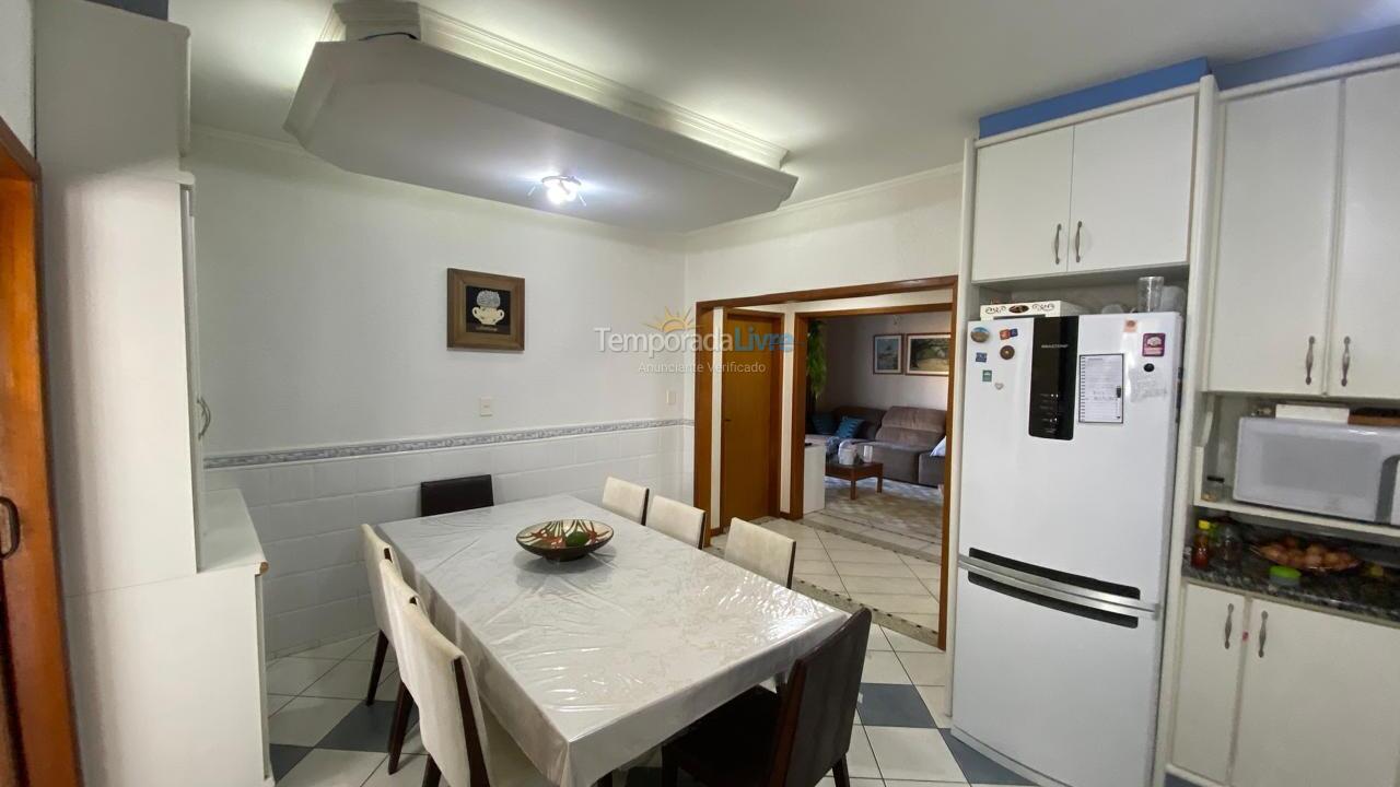 Casa para aluguel de temporada em Florianopolis (Canasvieiras)