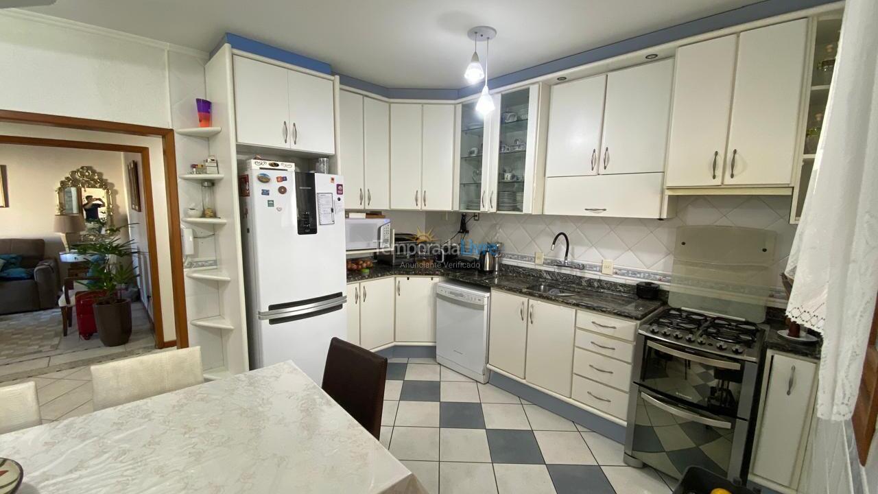 Casa para aluguel de temporada em Florianopolis (Canasvieiras)