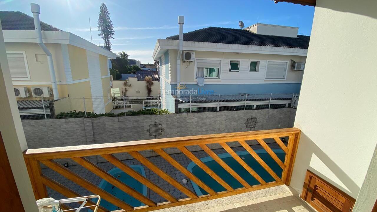 Casa para aluguel de temporada em Florianopolis (Canasvieiras)