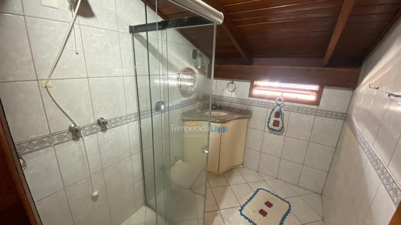 Casa para aluguel de temporada em Florianopolis (Canasvieiras)