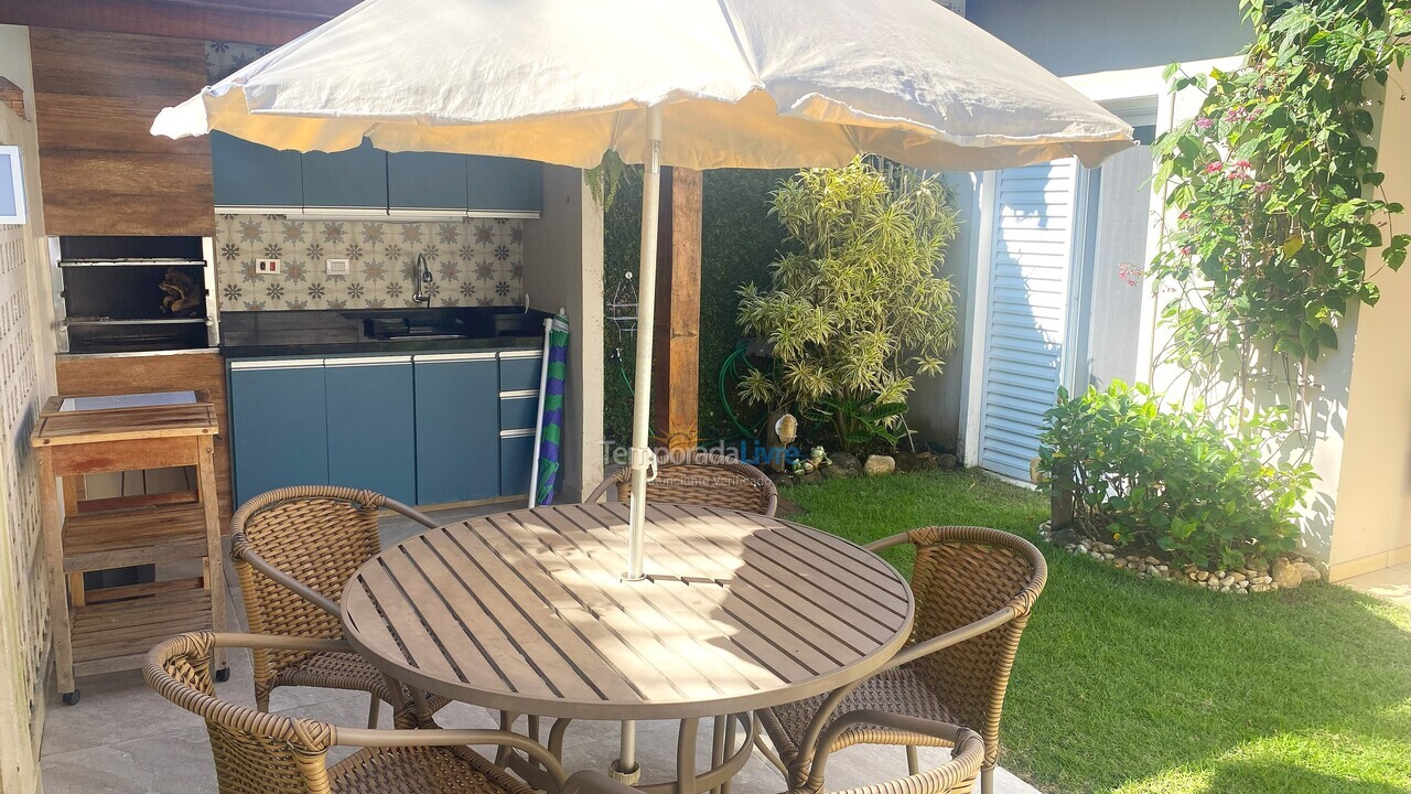 Casa para aluguel de temporada em São Sebastião (Maresias)