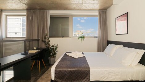 Duplex, pool, gym, AC | Brazilian Corner