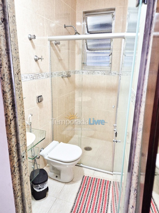 Apartamento para aluguel de temporada em Guarujá (Pitangueiras)