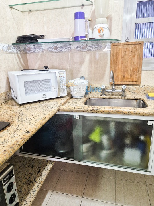 Apartamento para aluguel de temporada em Guarujá (Pitangueiras)