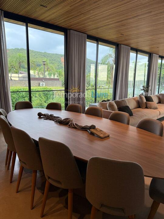 Casa para aluguel de temporada em São Sebastião (Praia da Baleia)