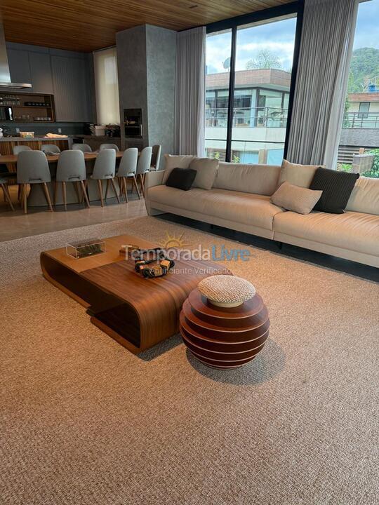 Casa para aluguel de temporada em São Sebastião (Praia da Baleia)