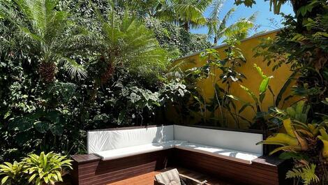 Réveillon Inesquecível na Praia da Baleia – Casa Disponível!