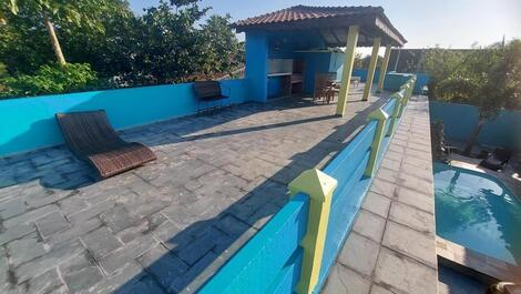 Hermosa Casa con Piscina y Salón de Juegos y Está Cerca de la Playa