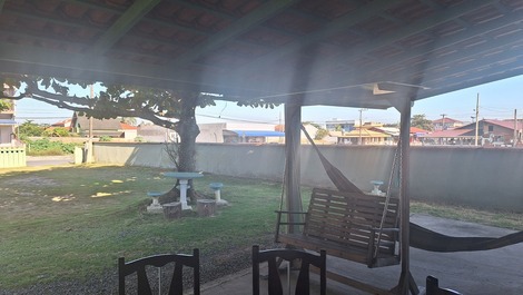 Ótimo sobrado a 100 mts do mar Praia do Ervino São Francisco do Sul