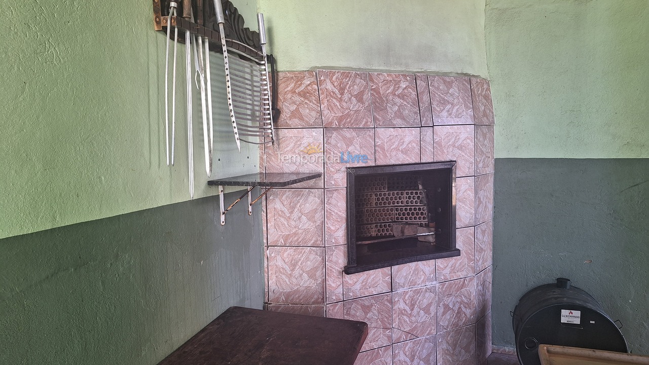 Casa para aluguel de temporada em São Francisco do Sul (Praia do Ervino)