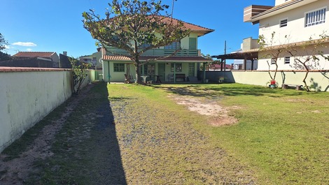 Ótimo sobrado a 100 mts do mar Praia do Ervino São Francisco do Sul