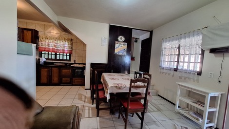 Ótimo sobrado a 100 mts do mar Praia do Ervino São Francisco do Sul