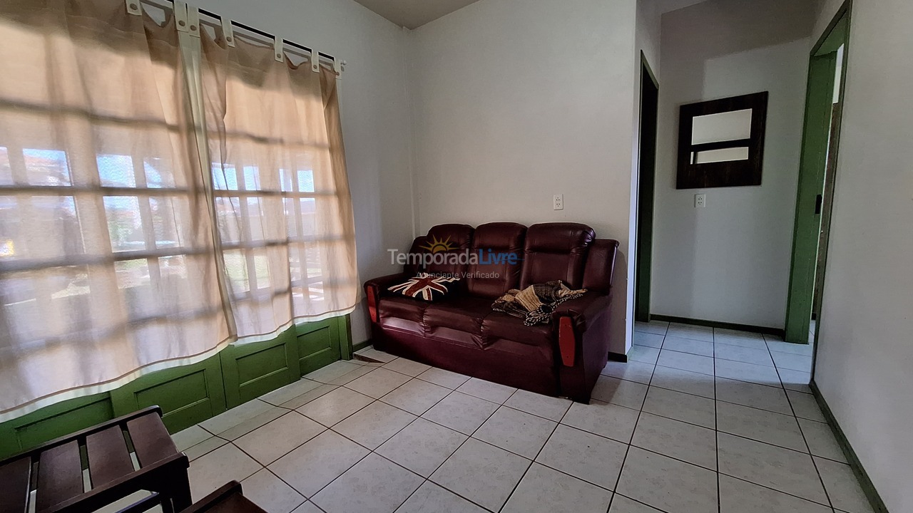 Casa para aluguel de temporada em São Francisco do Sul (Praia do Ervino)