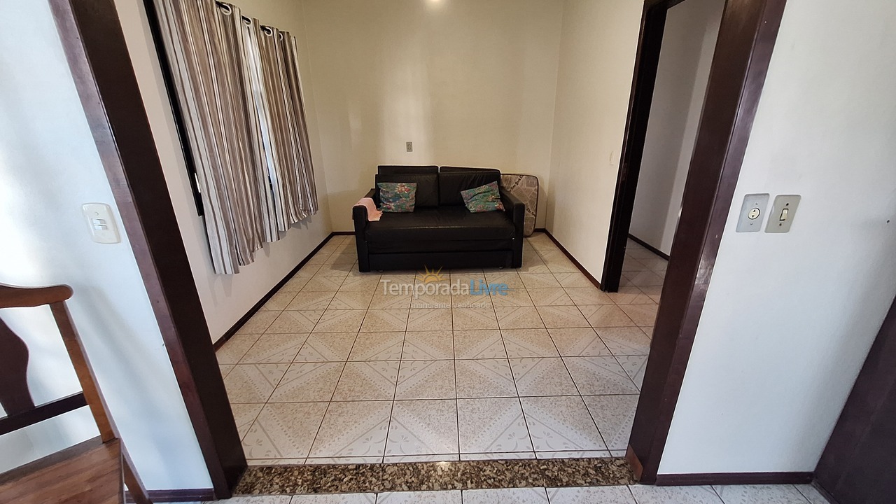 Casa para aluguel de temporada em São Francisco do Sul (Praia do Ervino)