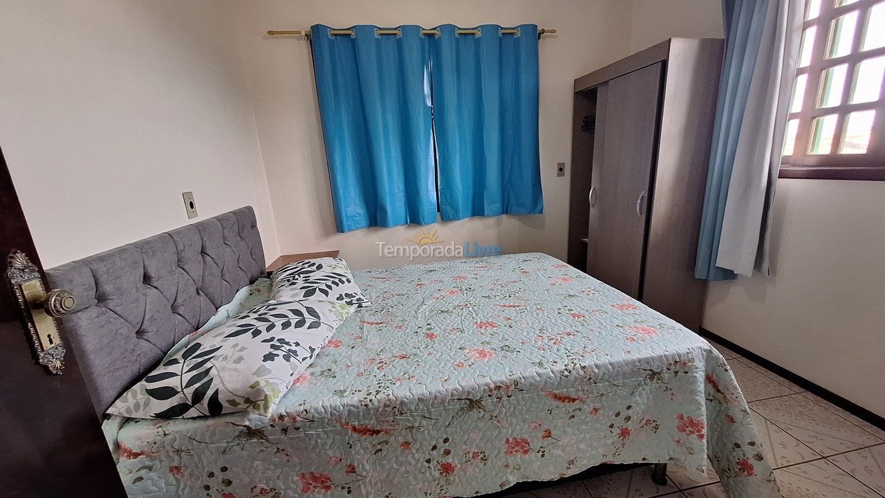 Casa para aluguel de temporada em São Francisco do Sul (Praia do Ervino)