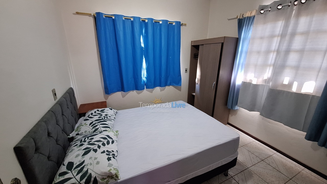 Casa para aluguel de temporada em São Francisco do Sul (Praia do Ervino)