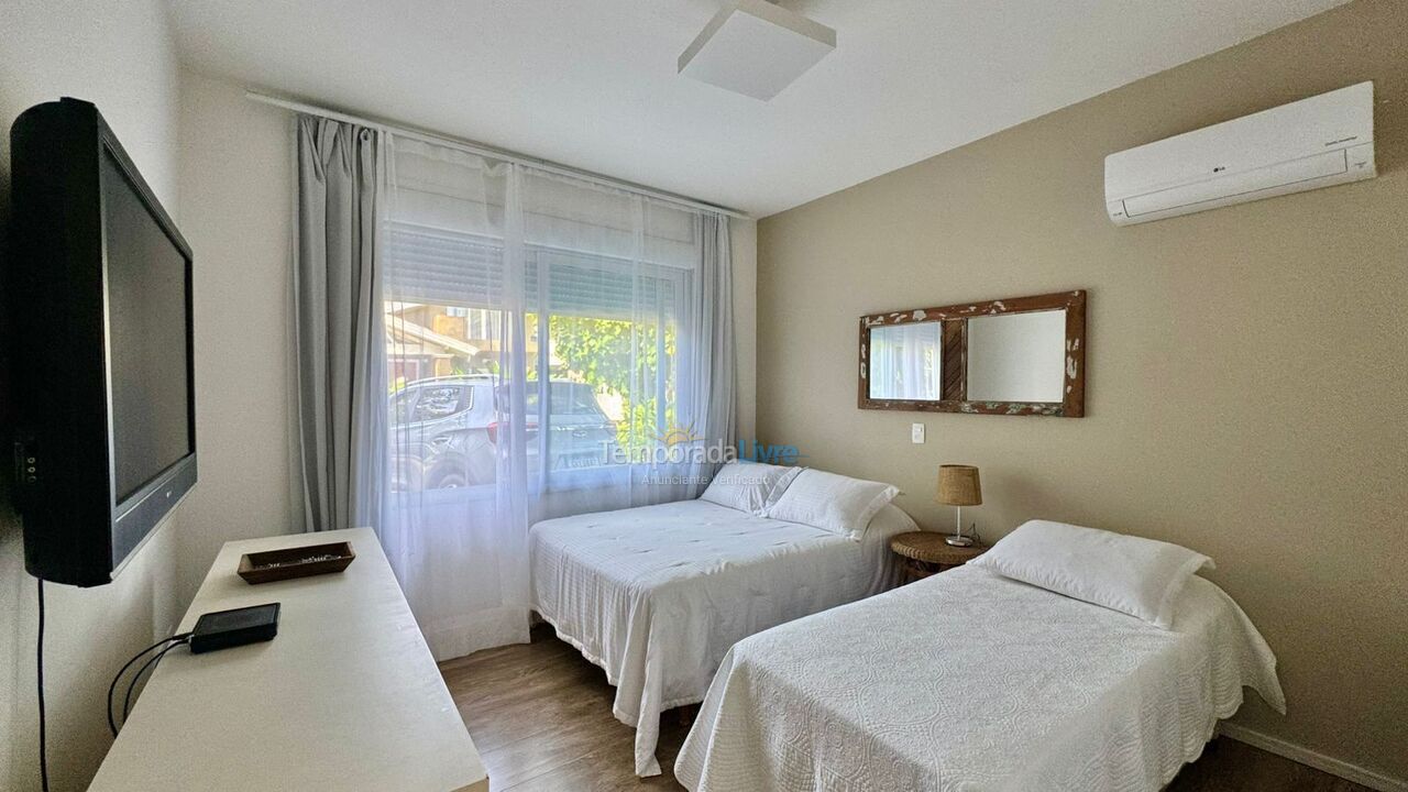 Casa para alquiler de vacaciones em São Sebastião (Praia da Baleia)