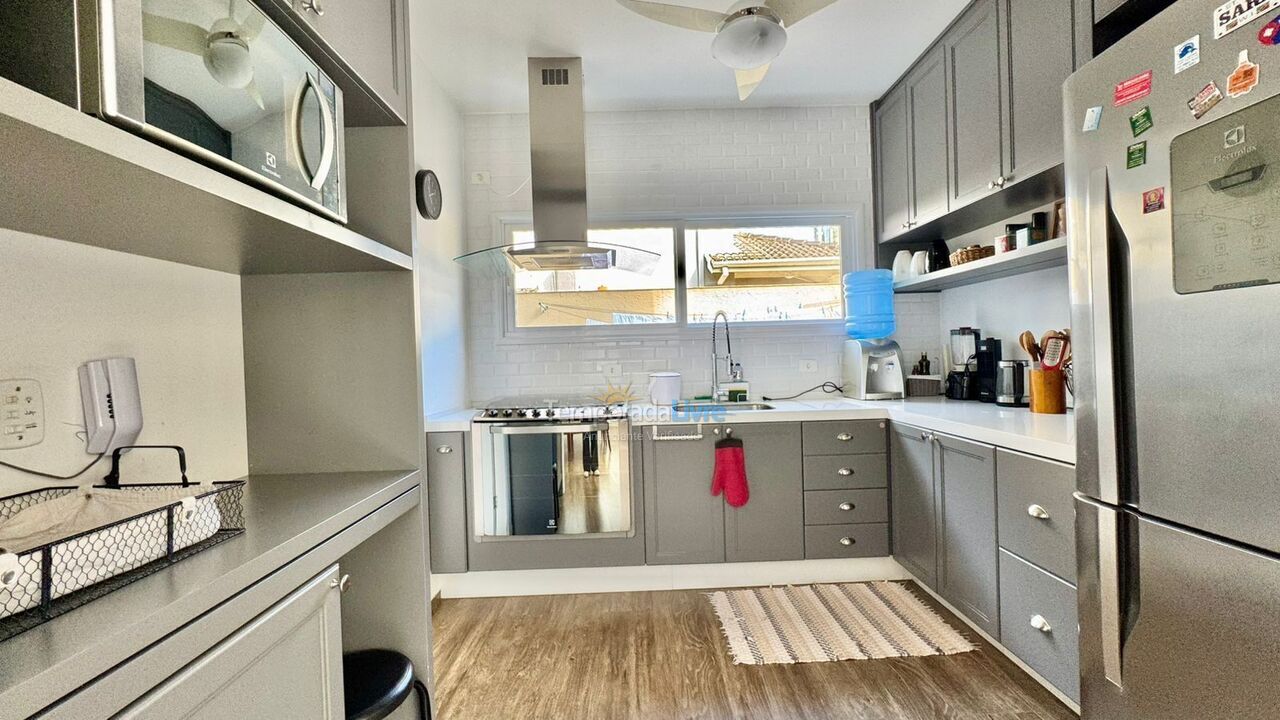 Casa para alquiler de vacaciones em São Sebastião (Praia da Baleia)