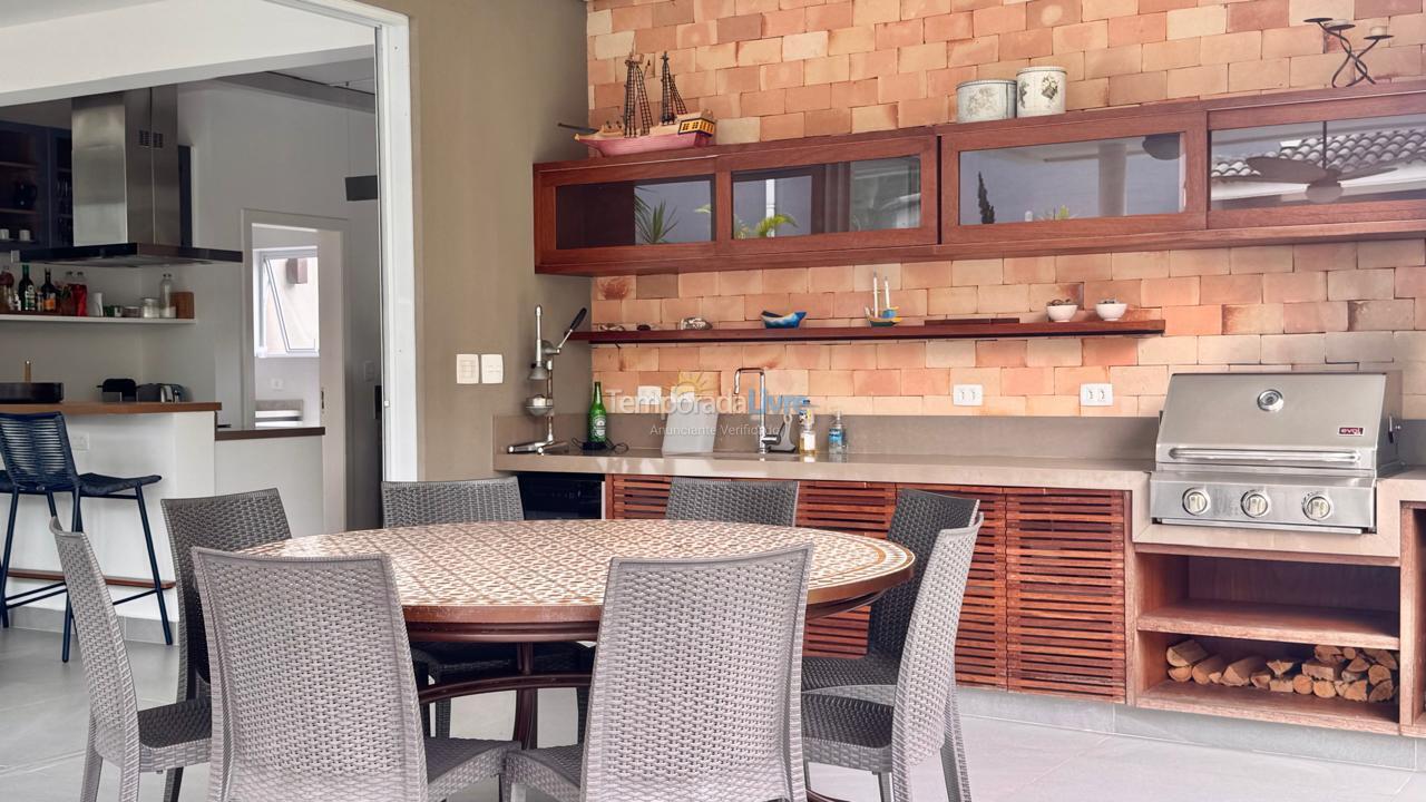 Casa para aluguel de temporada em São Sebastião (Praia da Baleia)