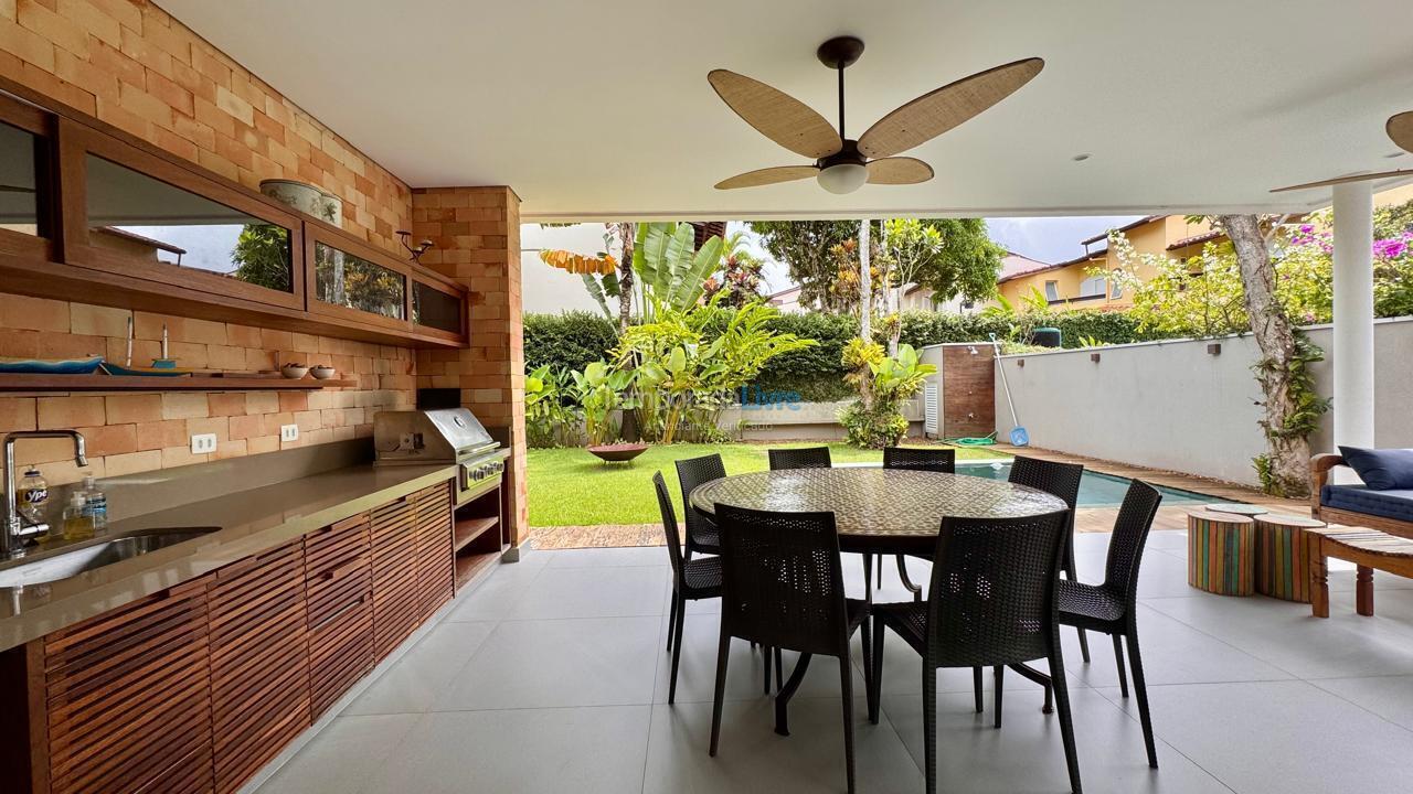 Casa para aluguel de temporada em São Sebastião (Praia da Baleia)