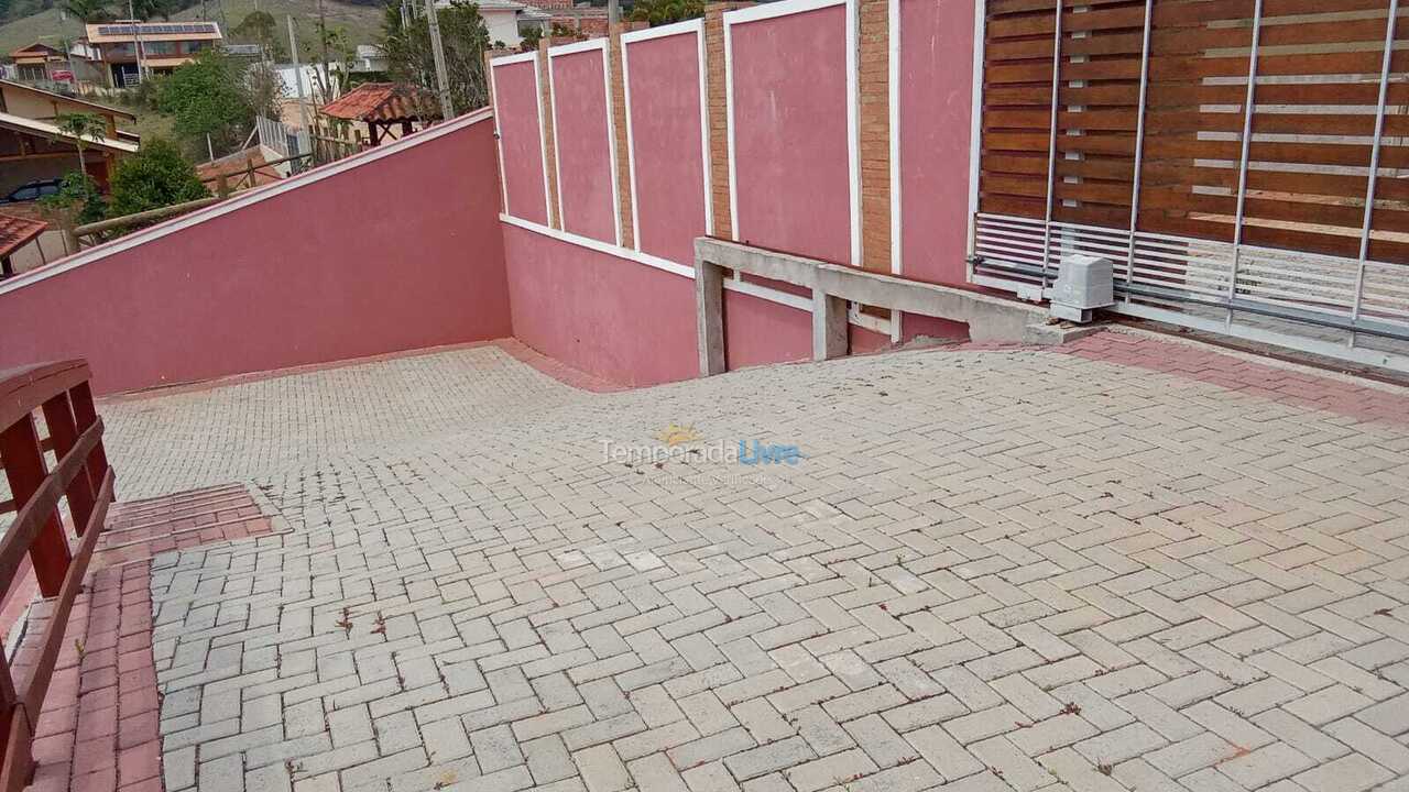 Casa para aluguel de temporada em Paraibuna (Vila Amélia)