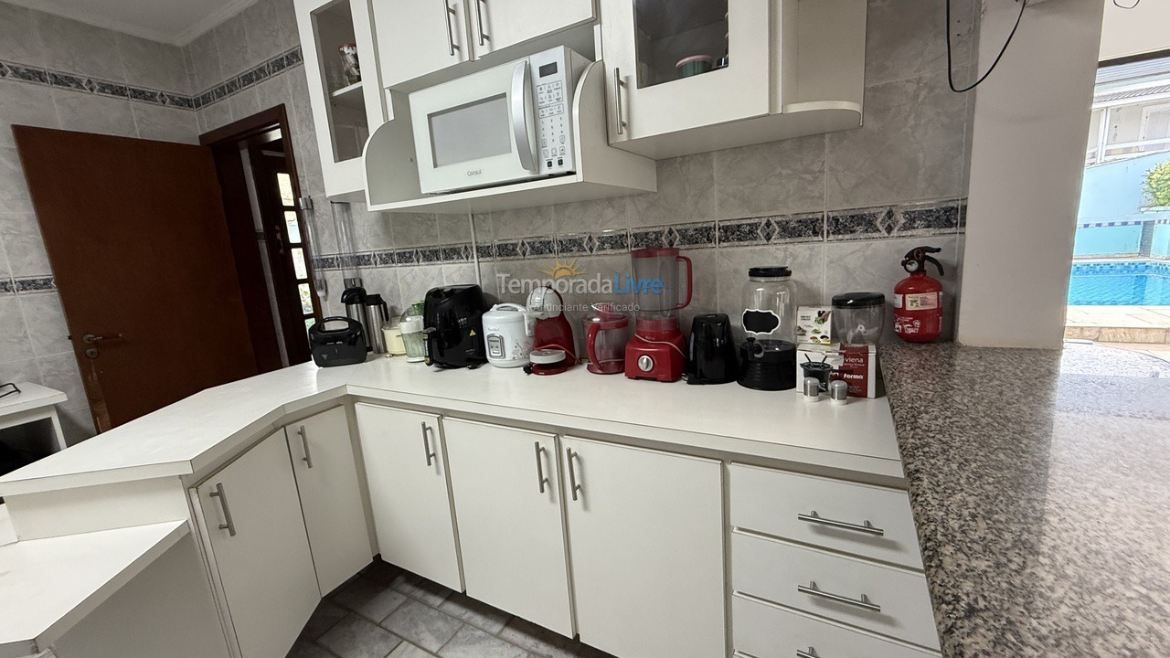 Casa para aluguel de temporada em Guarujá (Praia do Pernambuco)