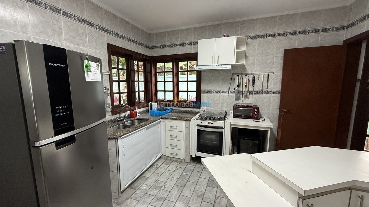 Casa para aluguel de temporada em Guarujá (Praia do Pernambuco)