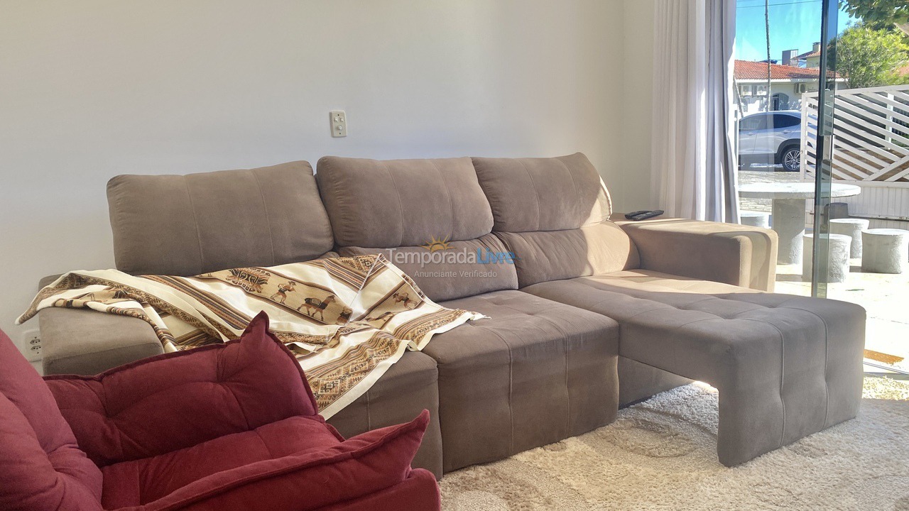 Casa para aluguel de temporada em Porto Belo (Centro)