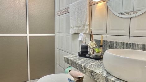 CASA COM PISCINA NO CENTRO DE PORTO BELO