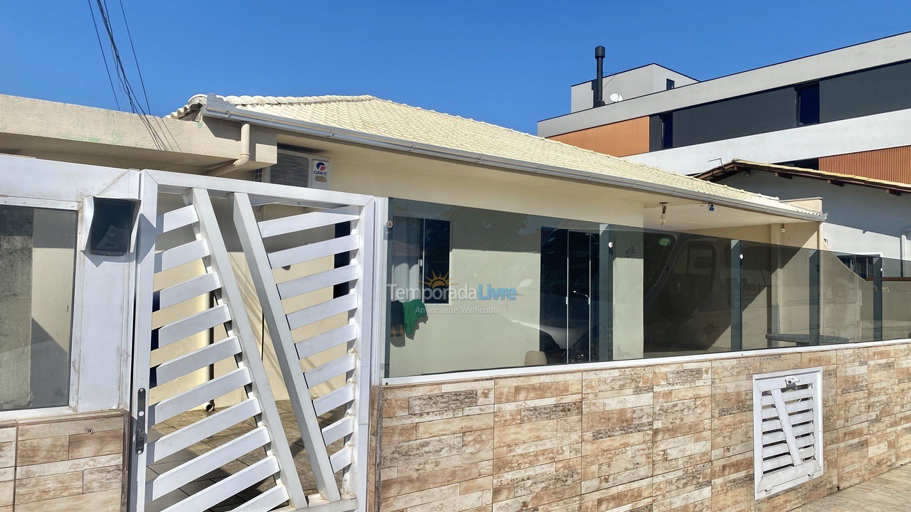 Casa para aluguel de temporada em Porto Belo (Centro)