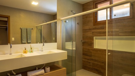 House with 7 suites in Praia Bela Condominium Praia do Forte