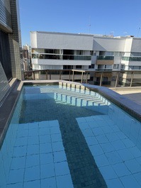 Cobertura C/piscina e churrasqueira p/ 15 pessoas, 2 Suítes C/Ar cond.