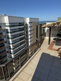 Cobertura C/piscina e churrasqueira p/ 15 pessoas, 2 Suítes C/Ar cond.