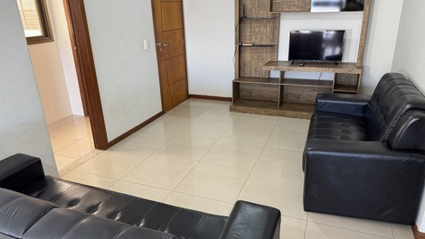 Cobertura C/piscina e churrasqueira p/ 15 pessoas, 2 Suítes C/Ar cond.