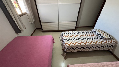 Cobertura C/piscina e churrasqueira p/ 15 pessoas, 2 Suítes C/Ar cond.