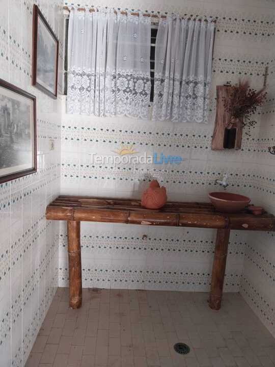 Casa para aluguel de temporada em Caraguatatuba (Martim de Sá)