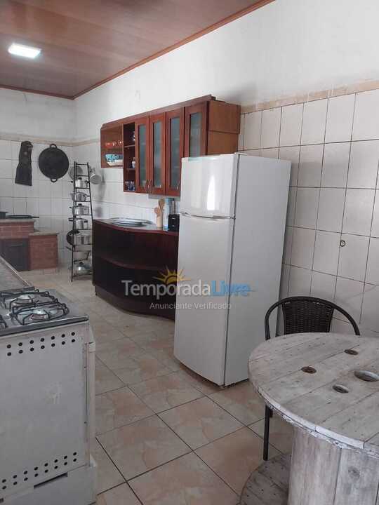 Casa para aluguel de temporada em Caraguatatuba (Martim de Sá)