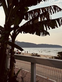 Espaço da frente para a praia