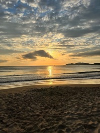 Casa à beira-mar Bombas, Bombinhas - 03 dorm