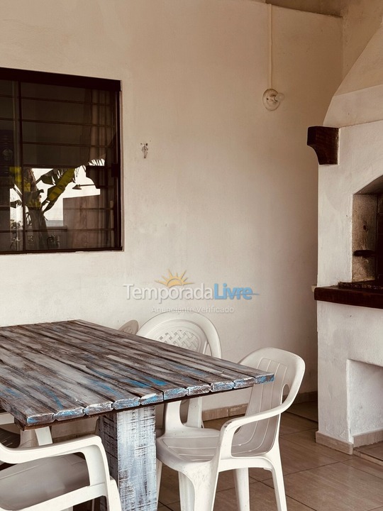 Casa para aluguel de temporada em Bombinhas (Praia de Bombas)