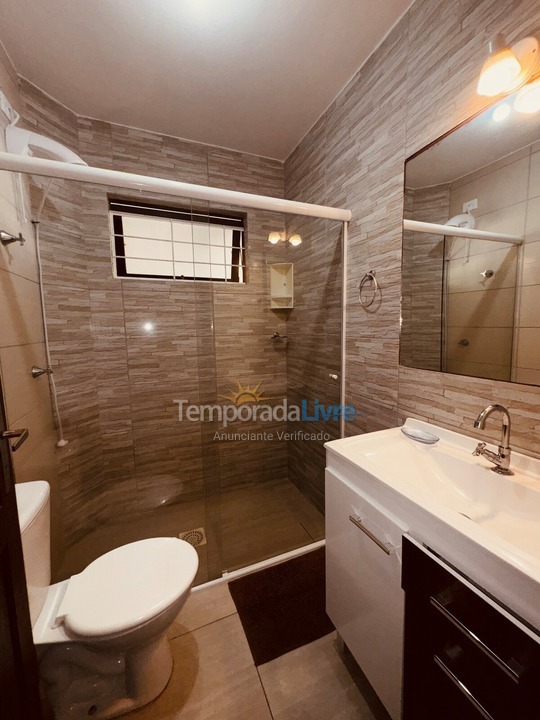 Casa para aluguel de temporada em Bombinhas (Praia de Bombas)