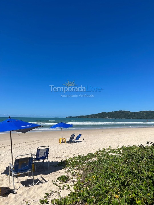 Casa para aluguel de temporada em Bombinhas (Praia de Bombas)