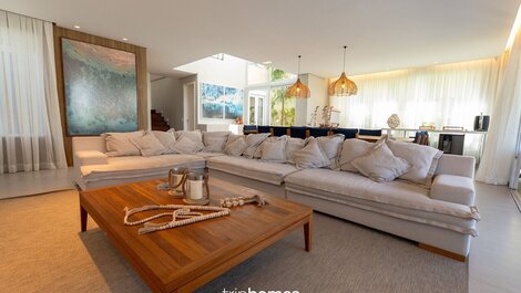 Luxury Beachfront Mansion in Muro Alto - PE