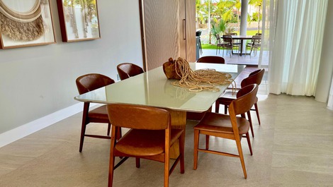 Mansão em Guarajuba – 7 Suítes a 50m da Praia!