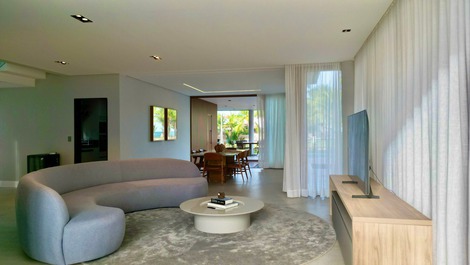 Mansão em Guarajuba – 7 Suítes a 50m da Praia!