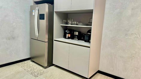 Mansão em Guarajuba – 7 Suítes a 50m da Praia!