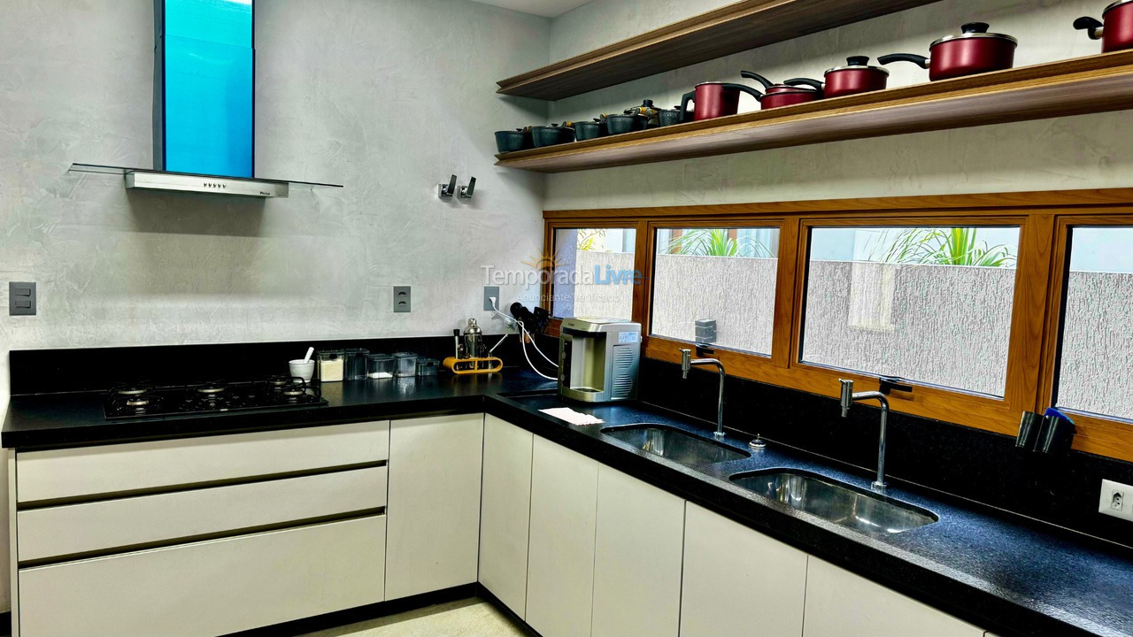 Casa para aluguel de temporada em Camaçari (Praia de Guarajuba)