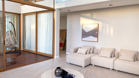 Mansion in Guarajuba with 7 Suites 50m from the Beach