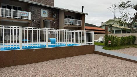 Estacionamento dentro do pátio